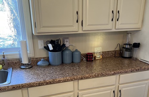 Fairfield Casa | Park view 2-bedroom home with outdoor dining and high speed WiFi in Fairfield