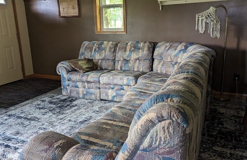 Brazil Casa | Morton Barn, 25 acres of woods, trails setting, 1.5 acres fishing pond