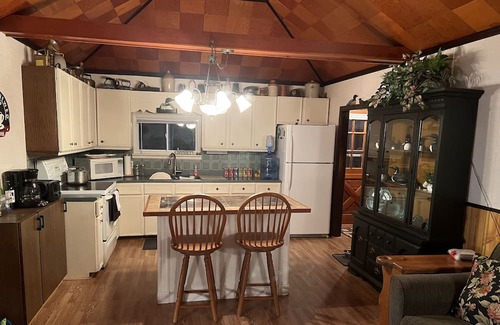 Lake St. Peter Cabaña | Waterfront Cottage with two cabins