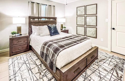 Pilot Point Casa | Liberty House in Pilot Point -- A cozy vibe & 10 minutes from Ray Roberts Lake.