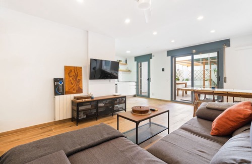 El Port Apartamento | This apartment is a 2 bedroom(s), 2 bathrooms, located in L'Hospitalet de Llobregat, .