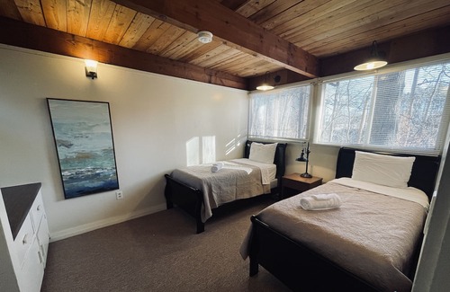 Clemmons Cabaña | Escape to our cozy cottages nestled in Tanglewood Park's peaceful woods