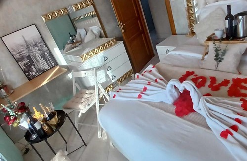 Tremblay-en-France Casa | Homerez - Big house for 19 ppl. with jacuzzi and garden at Tremblay-en-France