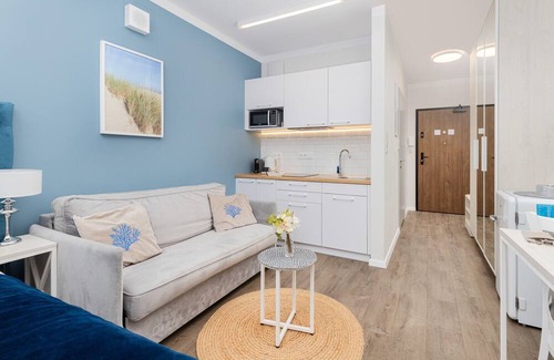 Przymorze Apartamento | Śląska 12 | Bright Blue Studio in Gdańsk | Desk for Remote Work | 4 People | Gym