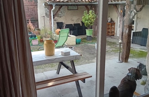 Mezin Casa | Ancienne Chapelle, à 2 pas du Centre Bourg, Deux Chambres, Terrasse Extérieure
