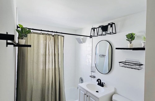Norwood Park East Apartamento | Private apartment in desirable Norwood/Edison Park Chicago. Near Ohare Airport.