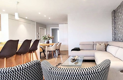 Les Corts Apartamento | 3BR Luxury high floor & Terrace near L'illa - Max