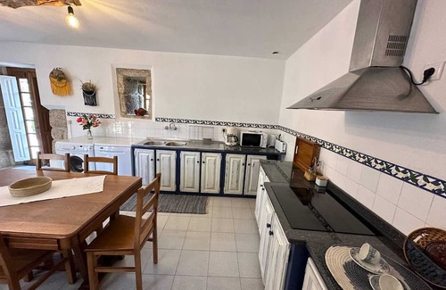 Sortelha Casa | Homerez - Spacious house in Sortelha with pool and terrace.