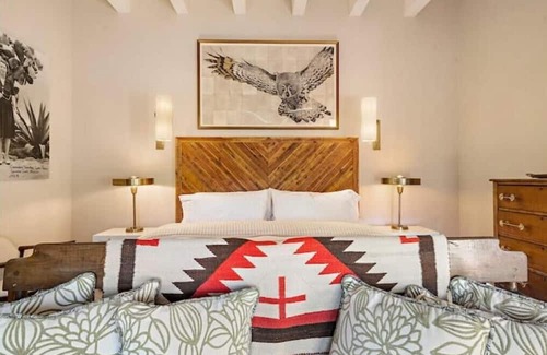 Nambe Pueblo Casa | Tesuque Adobe w/ Open Mountain & Valley Views