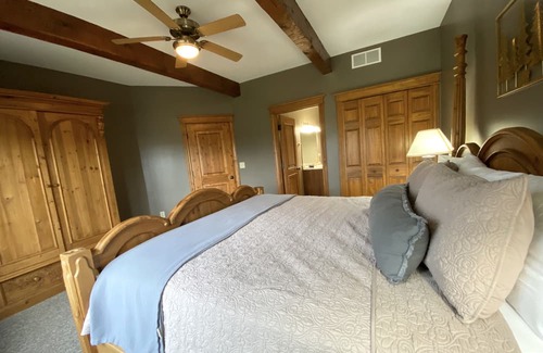 Lewiston Casa | 4BR/5BA at Garland in Lewiston. Hot tub, pool table, deck w/grill on golf course