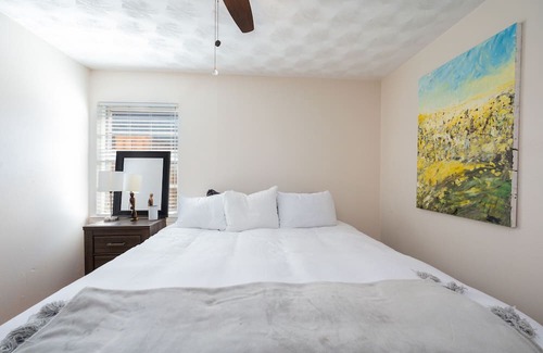 Farmers Branch Casa | Sunny, Spacious, Perfectly Located Home in Lovely Farmers Branch