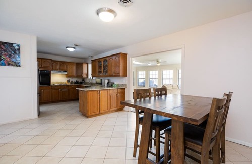 Farmers Branch Casa | Sunny, Spacious, Perfectly Located Home in Lovely Farmers Branch