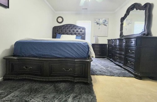 Mint Hill Casa | 122) Massive 3 bedroom home with fenced yard!