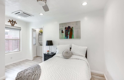 Ivins Cabaña | Stylish Ivins Hideaway w/ Patio + Mountain Views!