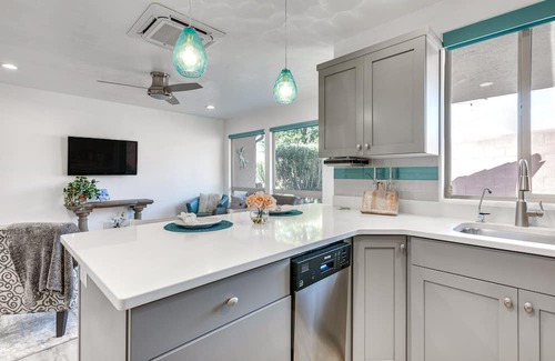 Ivins Cabaña | Stylish Ivins Hideaway w/ Patio + Mountain Views!