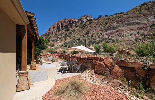 Zion National Park South Entrance Casa | Zion's View - Private Getaway l Zion National Park