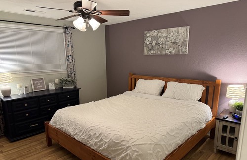 Thurston Casa | Cozy 3-bedroom house in enjoyable Springfield with AC