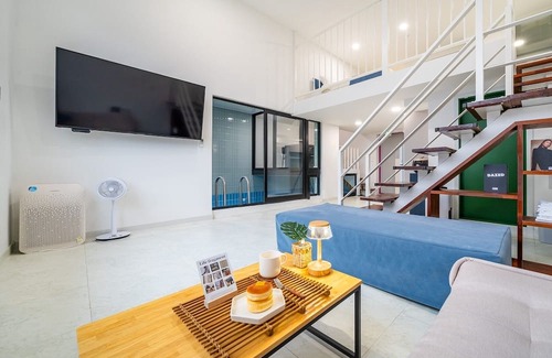 Oeseo Casa | Gapyeong Mountain High Pool Villa
