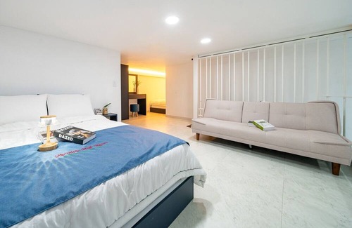 Oeseo Casa | Gapyeong Mountain High Pool Villa