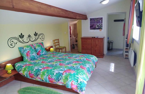 Saint-Bardoux Cabina | Gîte Naturiste Drôme Avec Séjours Bien-être : le Calme en Pleine Nature !
