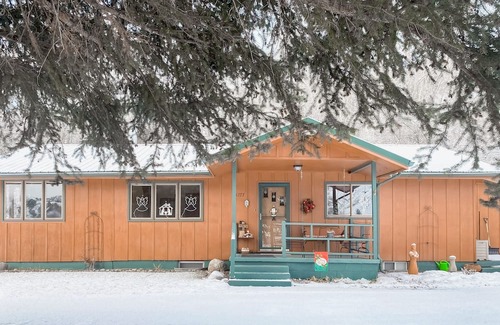 Dotsero Casa | 2-story riverfront home near fishing & hiking with grill, river views, streaming