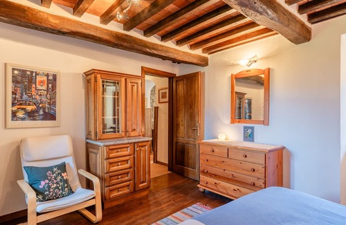 Trassilico Casa | Holiday Home 'Dimora La Rocca' with Views of "Monte Forato" in the Alpi Apuane
