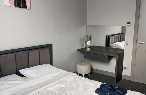 Kartal Condominio | Spacious condo with skyline view