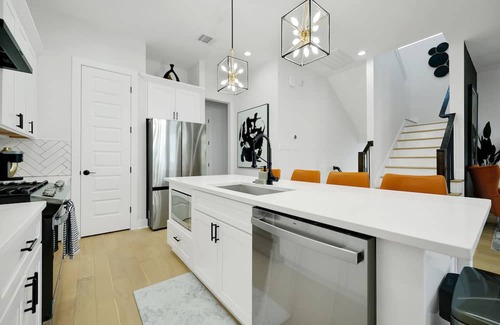 Spring Branch Central Casa | Enjoy easy access to everything from this spacious 3-story townhome.