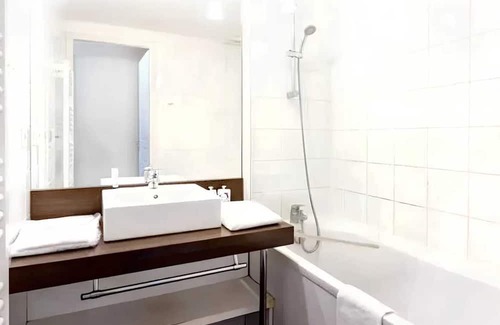 Chaveignes Casa | Homerez - Beautiful house for 6 ppl. with shared pool and terrace at Chaveignes