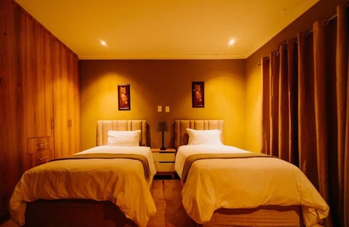 Lusaka Apartamento | Located near Kenneth Kaunda International Airport and Garden City Mall!