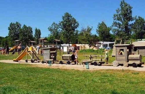 Canet-de-Salars Casa | Camping 4 étoiles - Parc aquatique - eeeaha