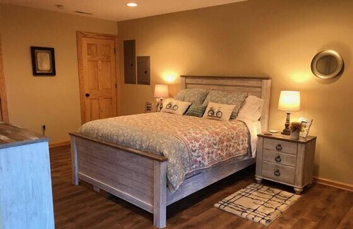 Stanardsville Cabina | The Getaway | 4 Bed, 3 Bath