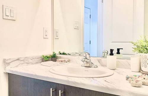 Wasaga Beach Casa | 2BED 2BATH NEW TOWN HOME