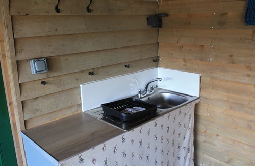 Lostwithiel Cabina | Wooden lodge set in countryside, close to River Fowey