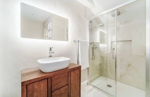 Shepherd's Bush Apartamento | Designer Garden Flat in Prime Location