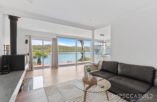 Central Coast Council Casa | Luxury Home On The Hawkesbury River! Private Jetty & River Acess