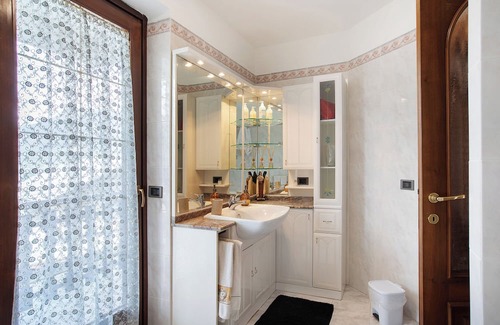 Charvensod Apartamento | Apartment 'Reditus' with Mountain View, Private Terrace and Wi-Fi