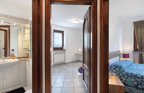 Charvensod Apartamento | Apartment 'Reditus' with Mountain View, Private Terrace and Wi-Fi