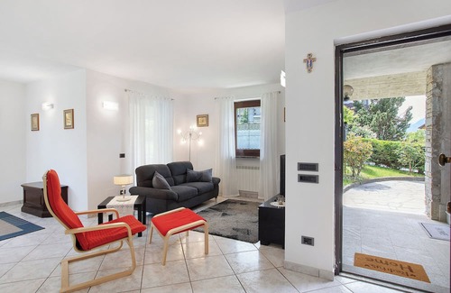 Charvensod Apartamento | Apartment 'Reditus' with Mountain View, Private Terrace and Wi-Fi