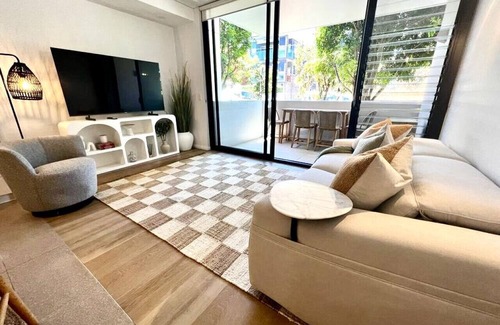 Randwick Apartamento | Recover@Luxe Modern Randwick Abode with elevator