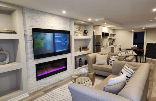 Durham Region Casa | Stylish Retreat in North Oshawa