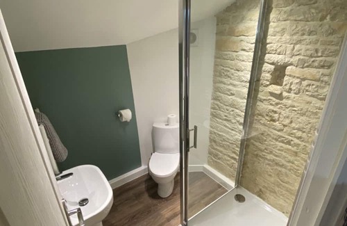 Tusson Cama Y Desayuno | Maison Dix has two elegant, charming guests rooms in Tusson.