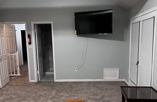 Rosaryville Casa | NEWLY Renovated! Claire's Corner in Cheltenham!