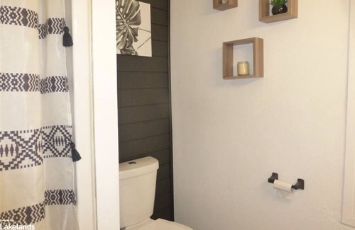 Owen Sound Casa | SecondAveOasis - With pool! : Also ask about our returning guest discount!