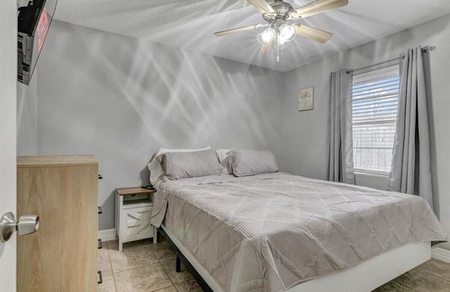 Bridge City Casa | Cozy 2 bedroom duplex in Bridge City