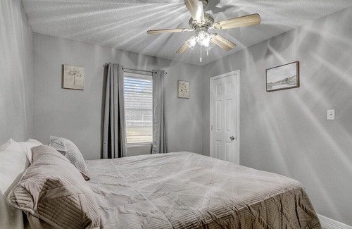 Bridge City Casa | Cozy 2 bedroom duplex in Bridge City