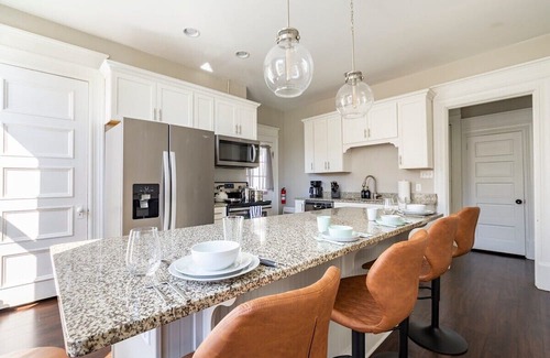 East Washington Apartamento | W&J Campus | King Beds | Kids & Family Friendly