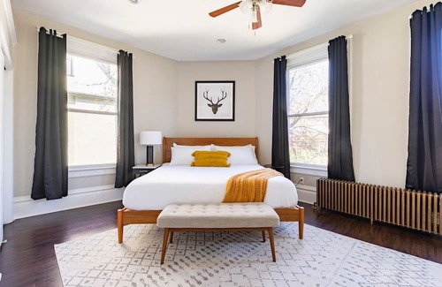 East Washington Apartamento | W&J Campus | King Beds | Kids & Family Friendly