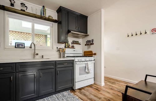 Opal Cliffs Apartamento | Cozy cottage two blocks to the beach!