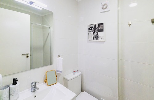 Carvoeira Apartamento | Modern 3 bedroom flat in Benfica Lisbon